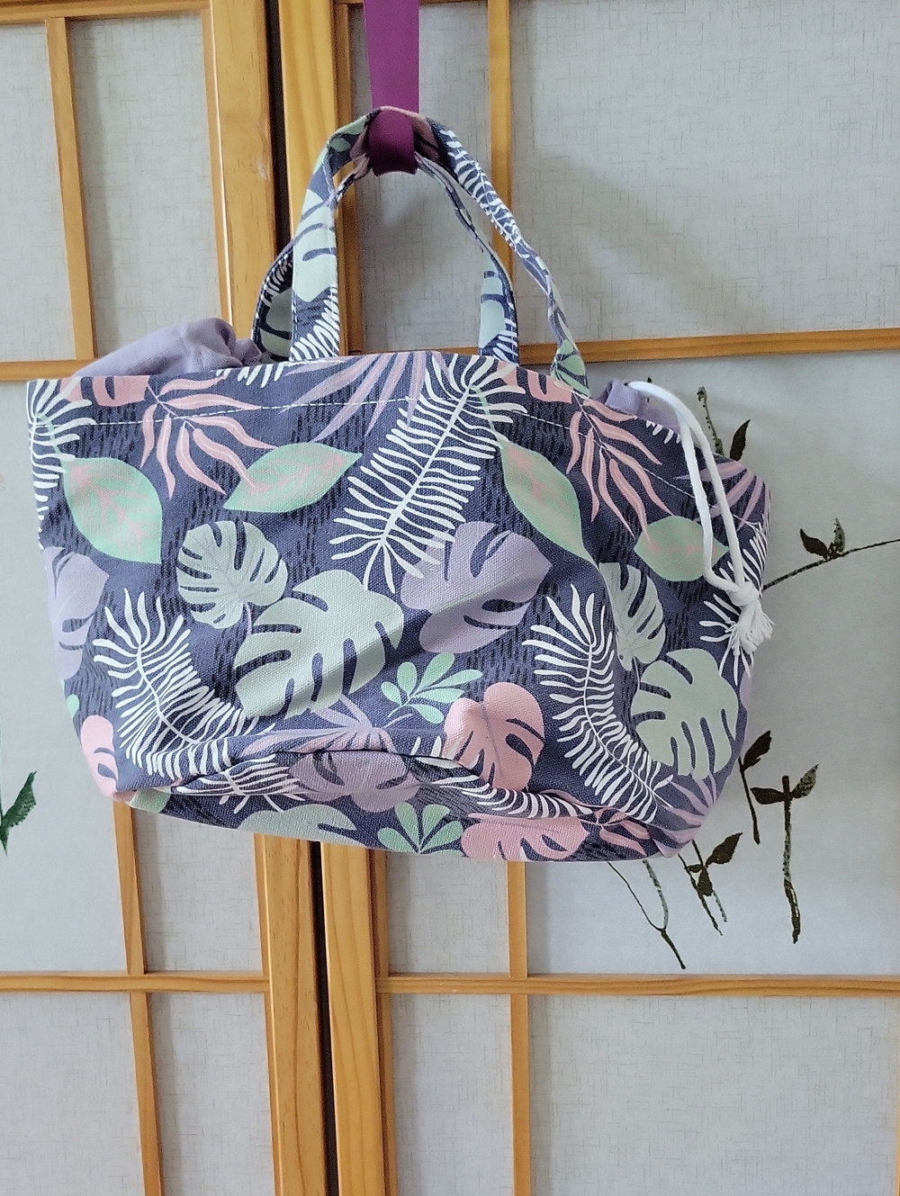 🌿drawstring tote 🌿 - Picture 2 of 4